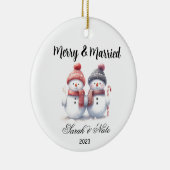 Koppels Sneeuwman Vrolijk & Getrouwd Bruiloft Keramisch Ornament (Rechts)
