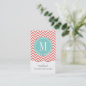 Koraal Chevron Zigzag Gepersonaliseerd Monogram Visitekaartje (Staand voorkant)