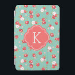 Koraal en Aqua Chic  Afdrukmonogram iPad Mini Cover<br><div class="desc">Kute en girale vormgeving met een modern  bloemafdrukpatroon,  op maat van uw eigen monogram en initiaal in een chic quatrefoil-lijst. Klik aanpassen het om de monogram tekstdoopvonten en de kleuren in creëer uw eigen van een soortontwerp te veranderen. Schattige en unieke cadeautjes!</div>