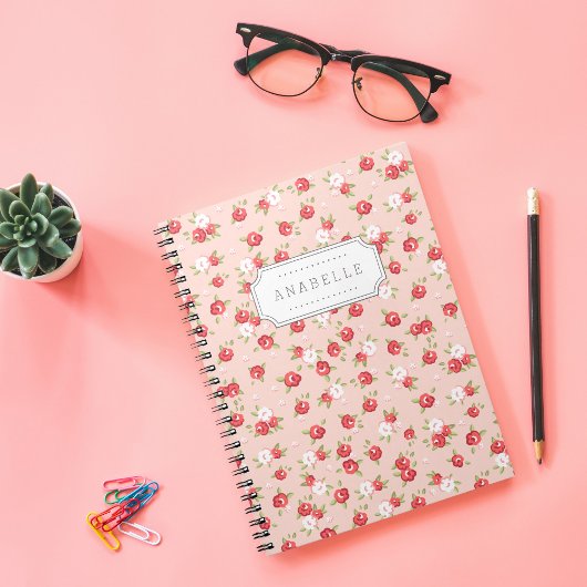 Koraal en Blush Chique Bloemen Print Monogram Notitieboek