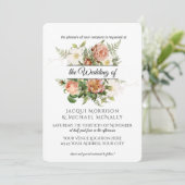 Koraal en Blush Peony, Rozen w Fern Wreath Wedding Kaart (Staand voorkant)