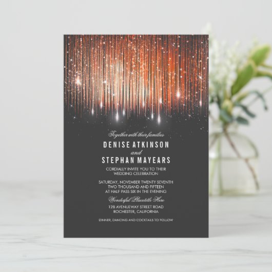 Koraal en Goud Bruiloft String Lights uitnodigen Kaart (Staand voorkant)