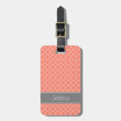 Koraal en grijs Quatrefoil Patroon op maat Bagagelabel (Voorkant verticaal)