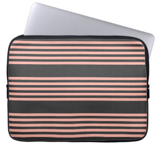 Koraal en houtskool met vijf strippen laptop sleeve