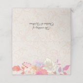 Koraal- en Ivory-Floral Wedding Plaatskaartje (Buitenkant ongevouwen)