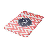 Koraal en marine Chevron Monogram Badmat (Gekanteld)