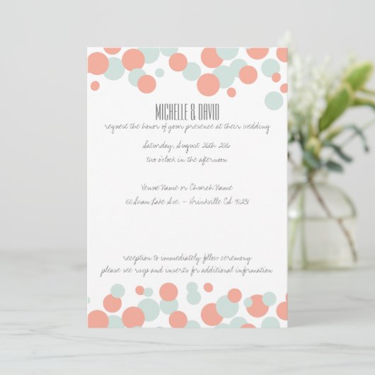 Koraal en Mint Bubbles Confetti Wedding Kaart (Staand voorkant)