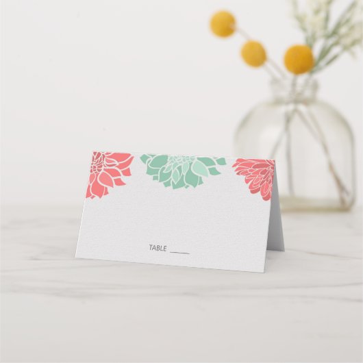 Koraal en Mint Dahlia Floral Wedding Plaatskaartje (Voorkant)
