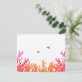 Koraal en Roze Wildflower Bijenbruiloft RSVP (Staand voorkant)