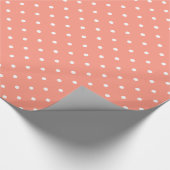 Koraal en witte Polka stippen Cadeaupapier (Hoek)
