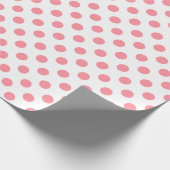 Koraal- en witte polkadots cadeaupapier (Hoek)
