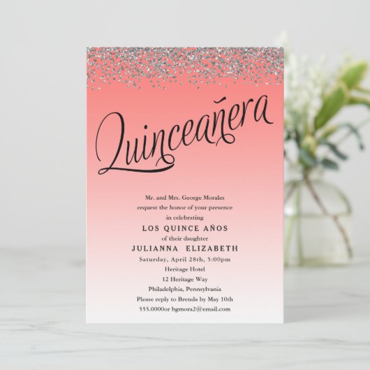Koraal en Zilveren Quinceanera Verjaardag Uitnodig Kaart (Staand voorkant)