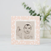 Koraal gekleurde baby meisje geboorte aankondiging (Staand voorkant)