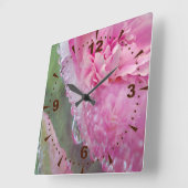 Koraal, gras en pony-roze bloei vierkante klok (Hoek)