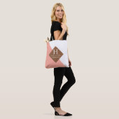 Koraal Kleur Split Faux Lederen Patch Bruiloft Tote Bag (Op model)