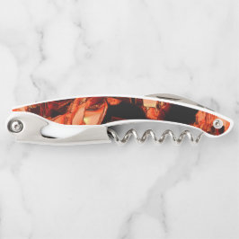 Koraal of donkere zalm vernietigd, zwarte achtergr kurkentrekker