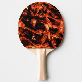 Koraal of donkere zalm vernietigd, zwarte achtergr tafeltennisbatje