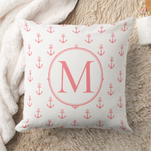 Koraal roze ankers op wit Monogram Kussen