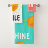 Koraal Turquoise White Sunshine Typografie Bad Handdoek (Insitu)
