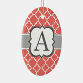 Koraal Wit Monogram Letter A Quatrefoil Keramisch Ornament (Rechts)