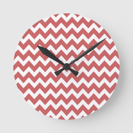 Koraal Zigzag Chevron Stripes Ronde Klok (Voorkant)