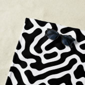 Koraal - zwart en wit strandlaken (In situ)