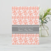 Koraalgrijze Damask Douane Babydouche Invitaties Kaart (Staand voorkant)