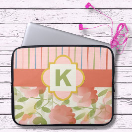 Koraalmoes voor Floral Monogram laptop Sleeve