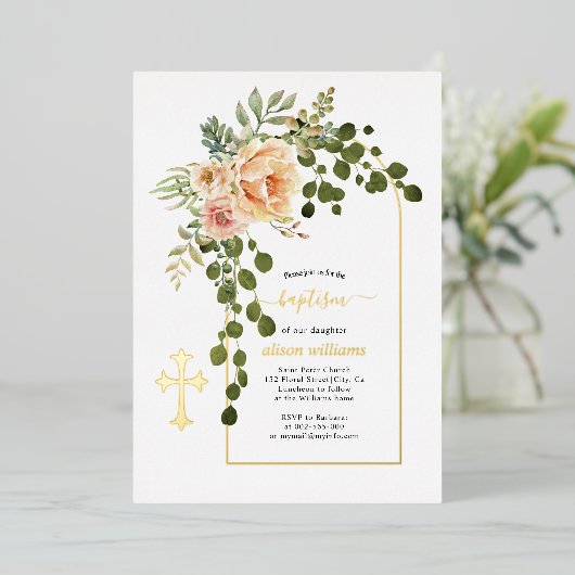 Koraalperzikbloemen en goudmakreel folie uitnodiging (Staand Voorkant)