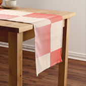 Koraalperzikgradiënt geruit korte tafelloper (Voorbeeld)