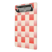 Koraalperzikgradiënt geruit mini klembord (Angled2)