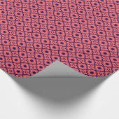 Koraalrood en marineblauw quatrefoil patroon cadeaupapier (Hoek)