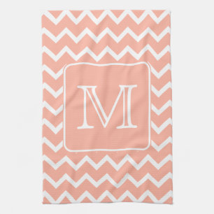 Koraalroze en witte Chevron met aangepast monogram Theedoek