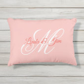 Koraalroze Fantasie Bruiloftsmonogram Buitenkussen (Voorkant)