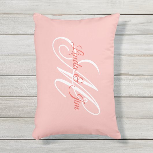 Koraalroze Fantasie Bruiloftsmonogram Buitenkussen (Voorkant (verticaal))