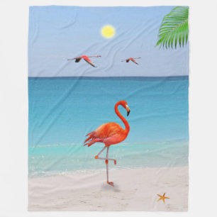 Koraalroze flamingo's en palmleder op het strand fleece deken