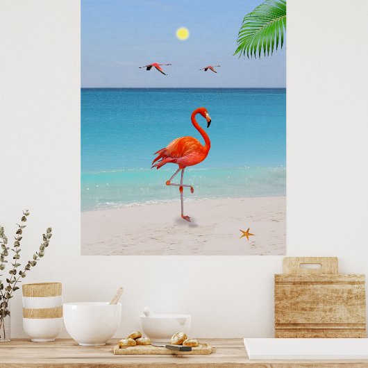 Koraalroze flamingo's en palmleder op het strand poster (Keuken)