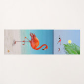 Koraalroze flamingo's en palmleder op het strand yogamat (Voorkant (horizontaal))