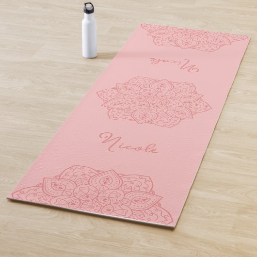 Koraalroze prachtige mandala met aangepaste naam yogamat (In situ)