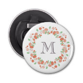 koraalrozen krans monogram button flesopener (Voorkant)