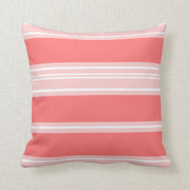 Koraalschaduwen en levende koralen kussen