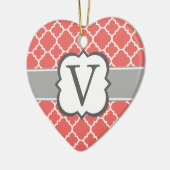 Koraalwitte monogram Letter V Quatrefoil Keramisch Ornament (Links)