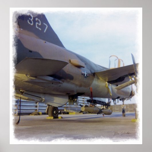 Korat AFB Thailand 1968 F-105 A1 Afdruk Poster (Voorkant)