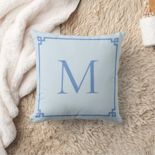 Korenbloemblauwe Griekse Sleutelrand Monogram Kussen