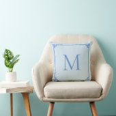 Korenbloemblauwe Griekse Sleutelrand Monogram Kussen (Stoel)