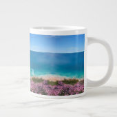 Kornachtig vitamine-zee, verbluffend schilderij va grote koffiekop (Rechts)