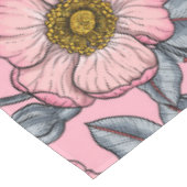 Korrels in de rozen tafelkleed (Gekanteld)