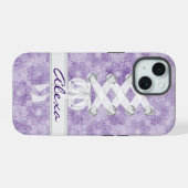 Korset Snaren Op Paars Met Naam iPhone 15 Case (Achterkant horizontaal)