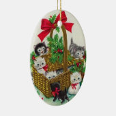 Kortstondige kerstcadeautjes in een mand keramisch ornament (Rechts)