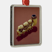 Korvack-pijp met gekarfde pooire Beren Metalen Ornament (Rechts)